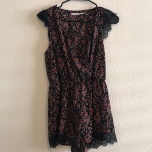 URBANOUTFITTERS Black/Maroon Floral Print Romper